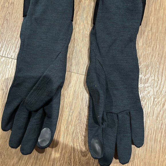 Genuine Hestra Heated Glove Liners With Rechargeable Battery - Picture 3 of 3